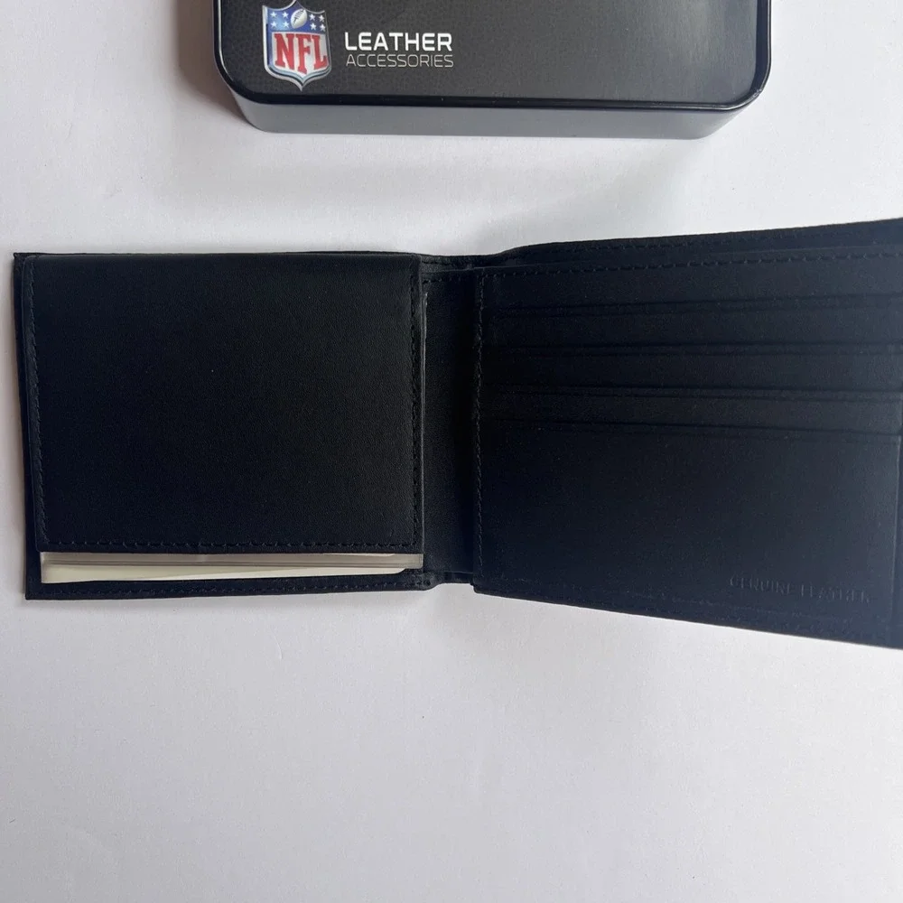 NFL Chicago Bears Leather Bi-Fold Wallet Embroidered Logo New w/ Tin Gift Box